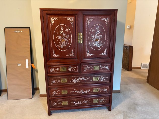 Image for Harold & Mary Ann McEuen Estate - Large Collection of Wildlife Mounts, Collector Cars, Foreign Collectibles & Wildlife Prints - Onalaska, WI