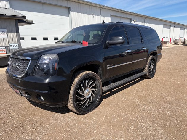 Image for WI Department of Revenue - 2011 GMC Yukon LX Denali - Fort Atkinson, WI
