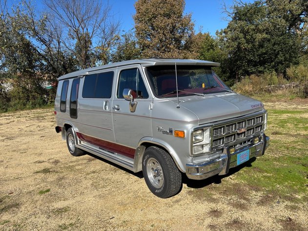 Image for Harry's Stuff - 1981 GMC Vandura, Beer Memorabilia, Antiques, Collectibles & Construction Material - Dodge, WI