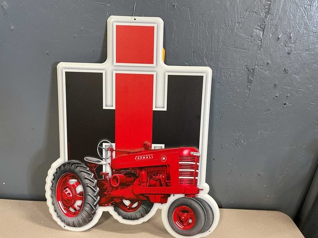 Image for 4 of 6 October 2026 Neon Lighted Beer Signs, Antiques, Collectibles, Tools & More - Neenah, WI
