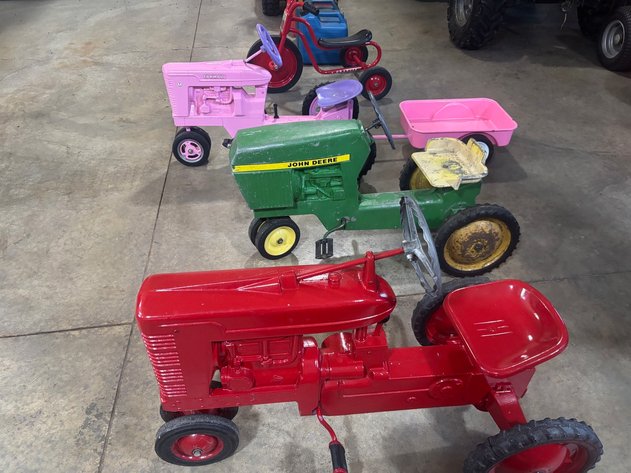 Image for Live Auction - Randall Horlacher - 1966 IHC Scout, Farmall 300, Farmall Super H, Shop Items & More - Cadott, WI