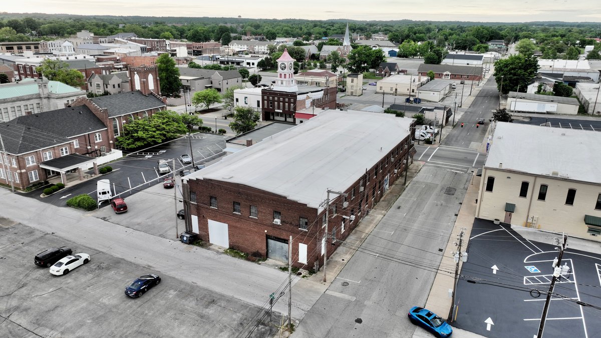 Image for 323 E. 9th St. AUCTION