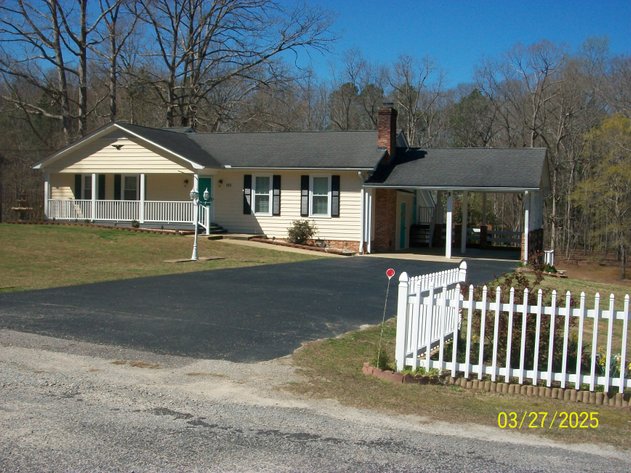 Image for REAL ESTATE - ONLINE & LIVE - A 2,315' HOUSE ON 1.4 +/- ACRES - LAWRENCEVILLE HILLS SUBDIVISION - 2015 STARCRAFT SUNCHASER PONTOON BOAT