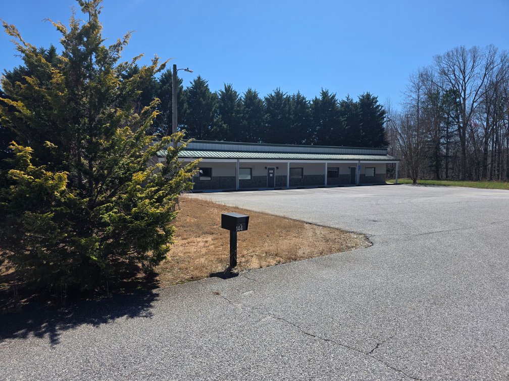 Image for Commercial Multi-Suite Office Building in Cornelia, GA