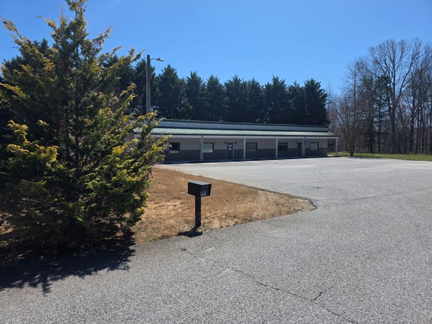 Image for Commercial Multi-Suite Office Building in Cornelia, GA