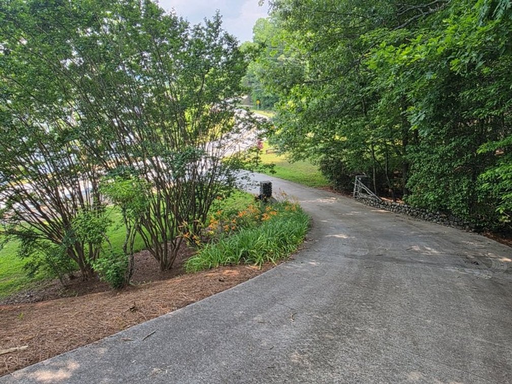 Image for Lake Burton Foreclosure Auction