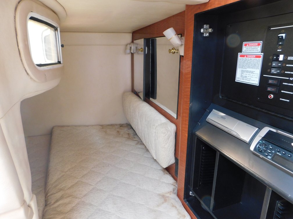 Image for 2001 Sea Ray Sundancer w/ 2024 Tarp Trailer