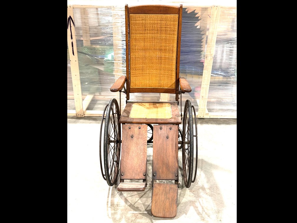 Image for 26-043 Addy’s Dutch Pub Memorabilia + Brewing/Winemaking Collection Auction