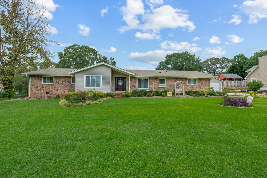 Image for Real Estate Auction: 302 Stonehaven Drive, Anderson, SC