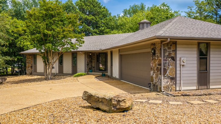 NO RESERVE TWO FAIRFIELD BAY HOMES & LOT AUCTION | FAIRFIELD BAY, AR