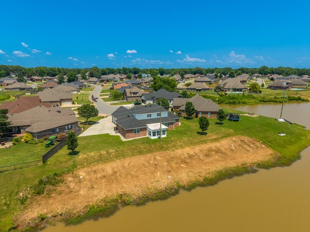 NORTH LAKE WATERFRONT LUXURY HOME AUCTION | JACKSONVILLE, AR