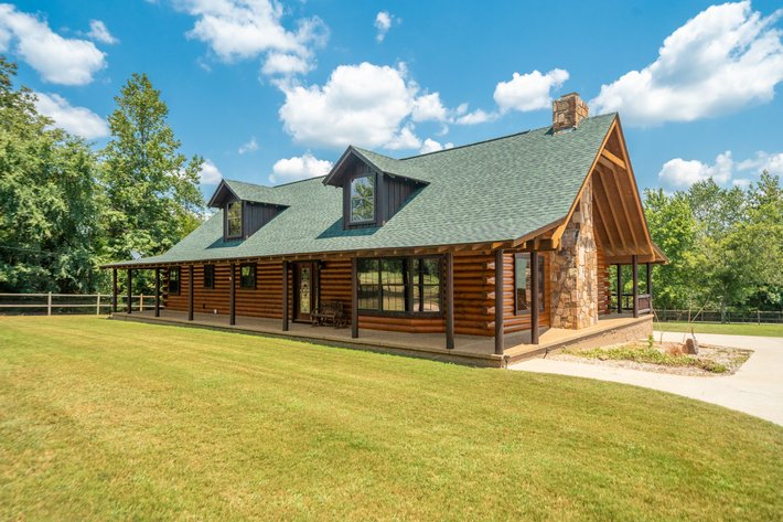 BRADY MOUNTAIN NO RESERVE LUXURY LOG HOME & LAND AUCTION | ROYAL, AR