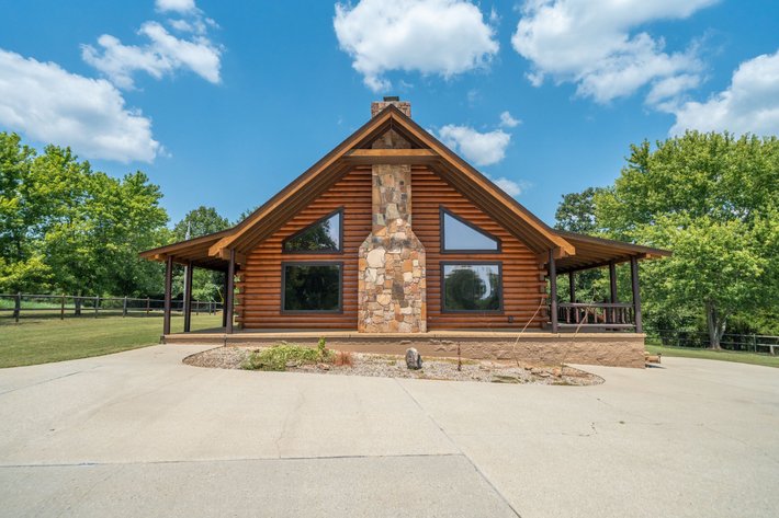 BRADY MOUNTAIN NO RESERVE LUXURY LOG HOME & LAND AUCTION | ROYAL, AR