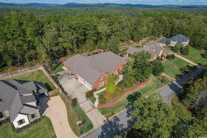 “RED OAK RIDGE” NO RESERVE LUXURY HOME AUCTION | HOT SPRINGS