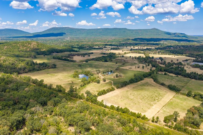 190± ACRE SEBASTIAN COUNTY CATTLE FARM AUCTION – HARTFORD, AR