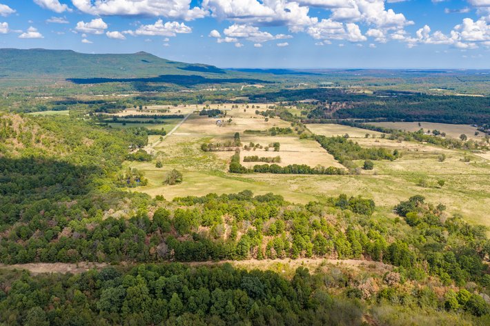 190± ACRE SEBASTIAN COUNTY CATTLE FARM AUCTION – HARTFORD, AR