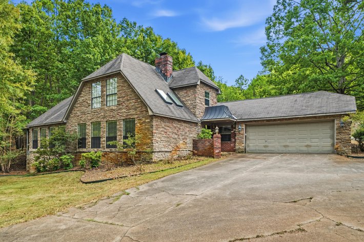 WEST LITTLE ROCK 11± ACRE PRIVATE ESTATE NO RESERVE AUCTION | LITTLE ROCK, AR