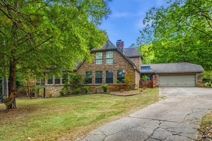 WEST LITTLE ROCK 11± ACRE PRIVATE ESTATE NO RESERVE AUCTION | LITTLE ROCK, AR