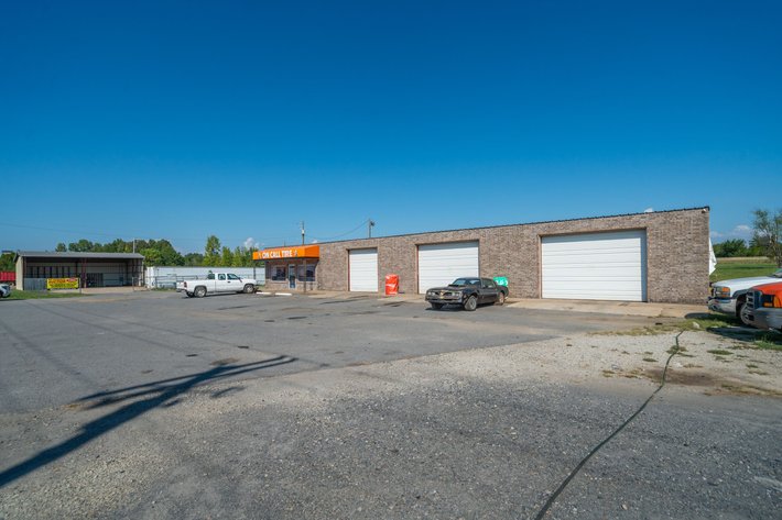NO RESERVE MAYFLOWER COMMERCIAL PROPERTY AUCTION | MAYFLOWER, AR  