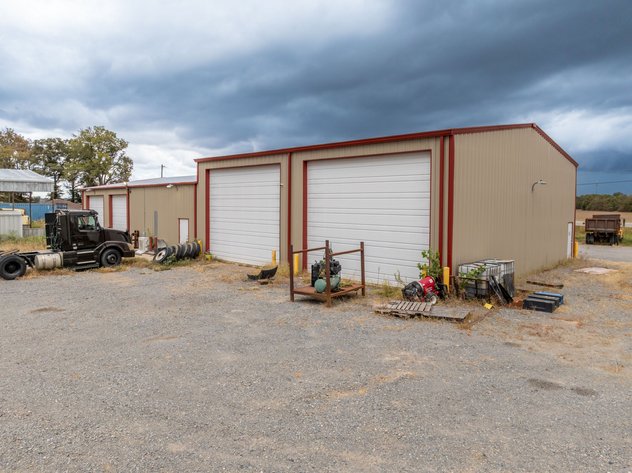 MCGEHEE MULTI-PARCEL COMMERCIAL BUILDING AUCTION | MCGEHEE, AR