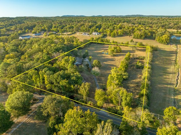 WEST LITTLE ROCK  10± ACRE PRIVATE ESTATE NO RESERVE AUCTION | LITTLE ROCK, AR