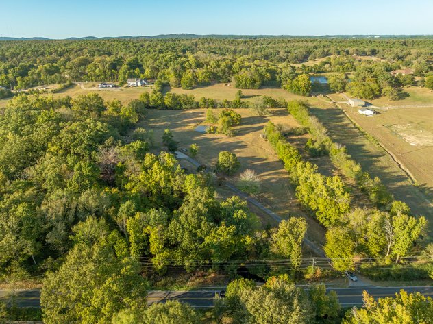 WEST LITTLE ROCK  10± ACRE PRIVATE ESTATE NO RESERVE AUCTION | LITTLE ROCK, AR