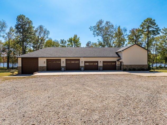HARRIS BRAKE LAKEFRONT HOME AUCTION | PERRYVILLE, AR