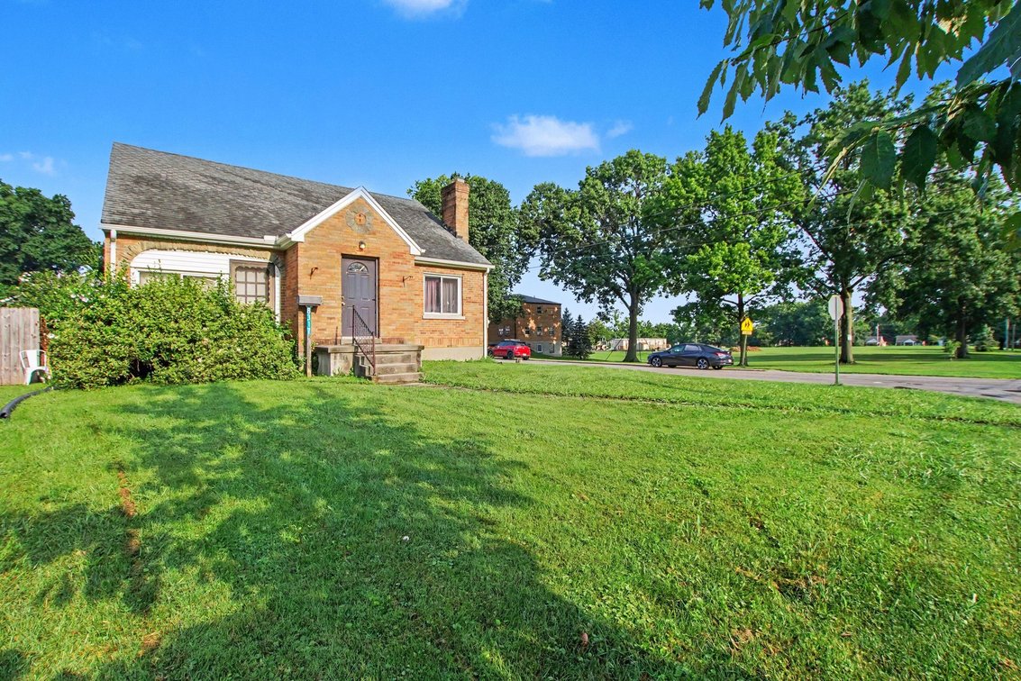 Image for 8317 Lake Ave, Deer Park, OH 45236