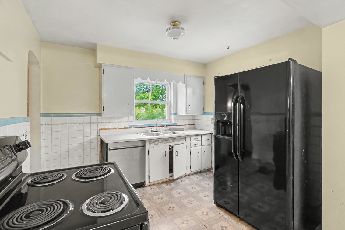 Image for 8317 Lake Ave, Deer Park, OH 45236
