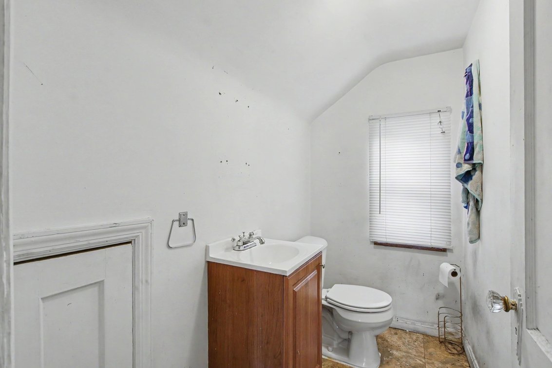 Image for 8317 Lake Ave, Deer Park, OH 45236