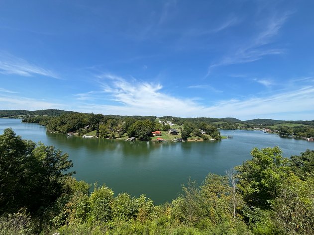 605 SUMMER SOUND ROAD  PINEY FLATS, TN 37686