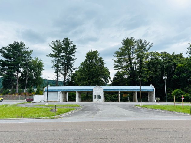 1710 VOLUNTEER PARKWAY  BRISTOL, TN 37620
