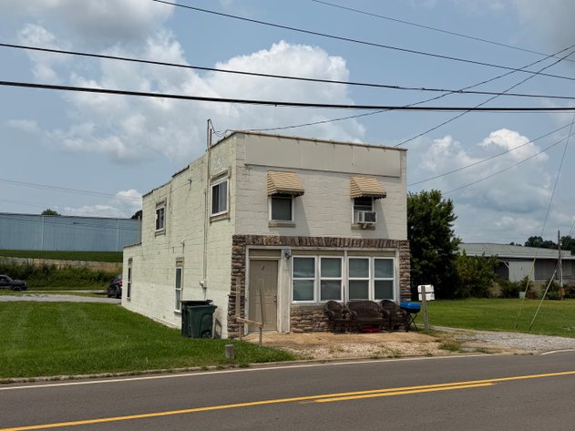 1022 W. MAIN ST.  GREENEVILLE, TN 37743
