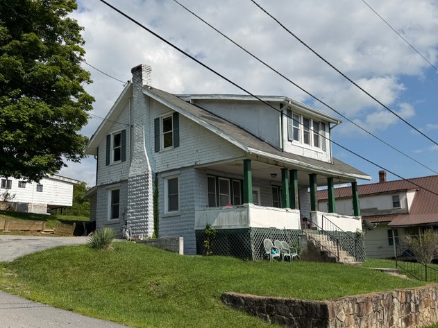 18 HARMON STREET  BLUEFIELD, VA 24605