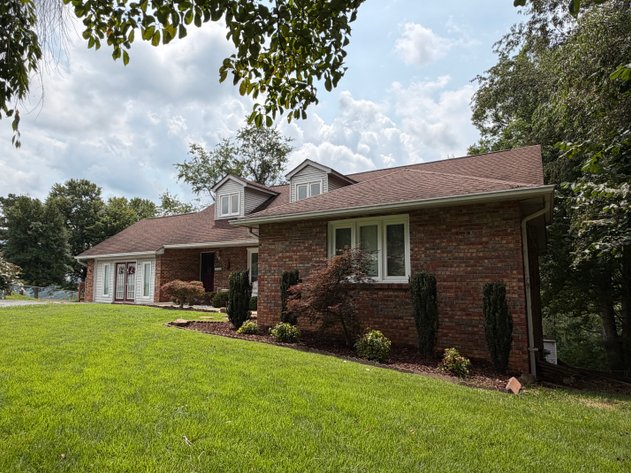 7179 PEMBROKE CIRCLE  BRISTOL, VA 24202