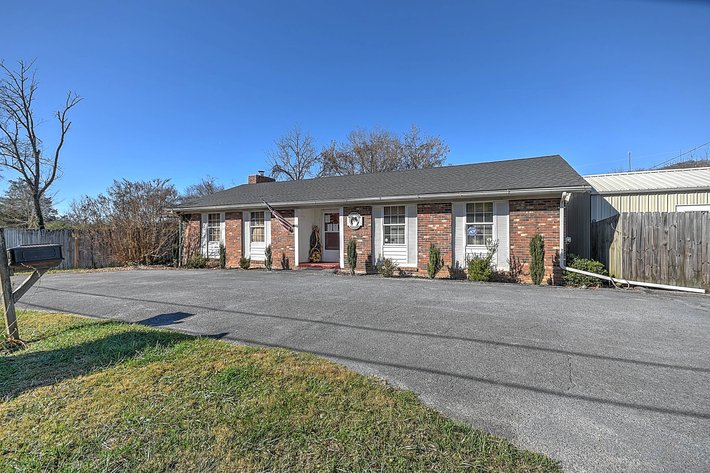 3110 AVOCA ROAD  BRISTOL, TENNESSEE 37620