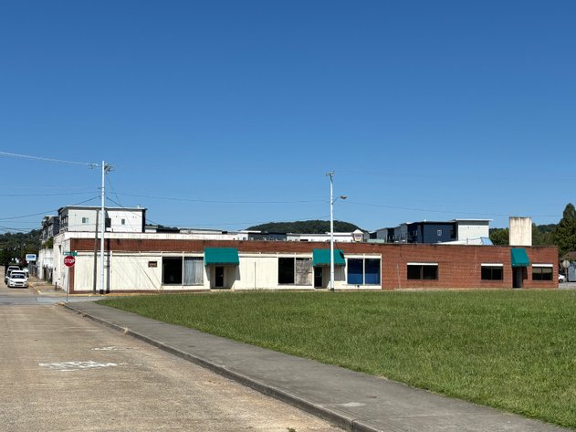 400-402 PRESS STREET  KINGSPORT, TENNESSEE 37660