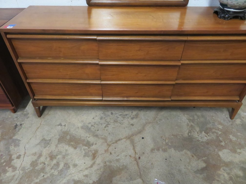 Image for Antique and Collectible Sale!