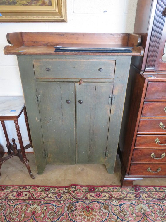Image for Mid-Week Antique and Collectible Sale