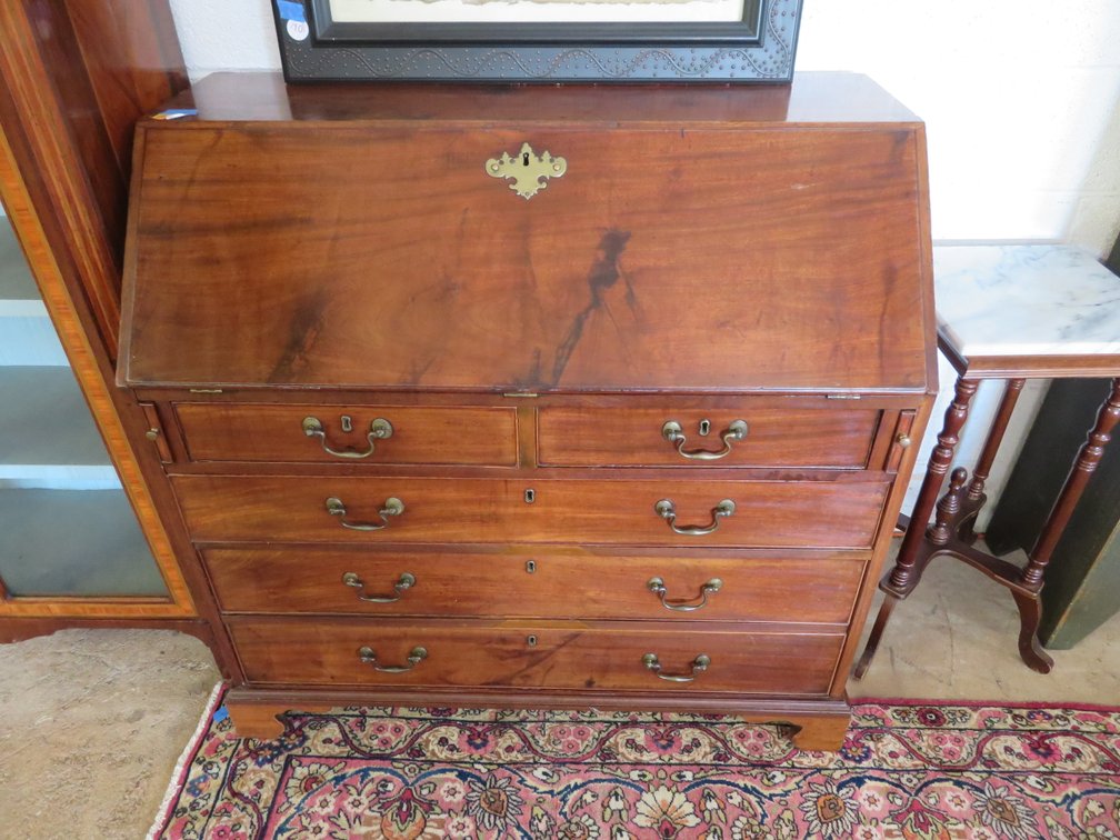 Image for Mid-Week Antique and Collectible Sale