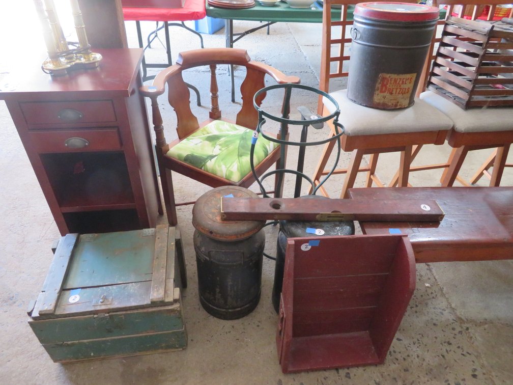 Image for Mid-Week Antique and Collectible Sale