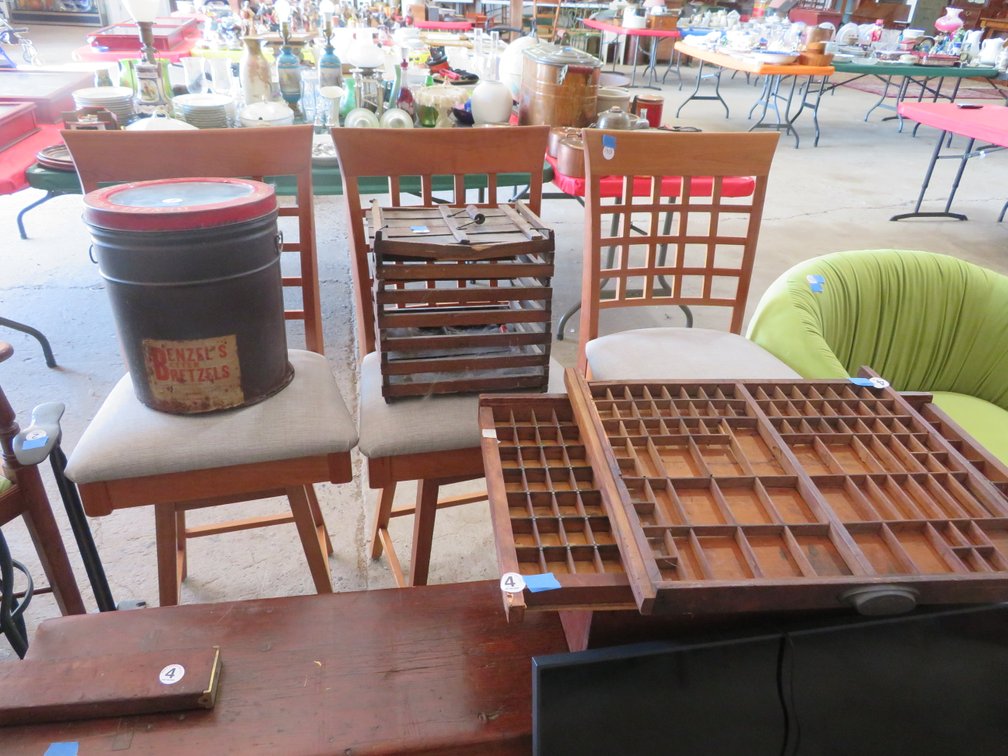 Image for Mid-Week Antique and Collectible Sale
