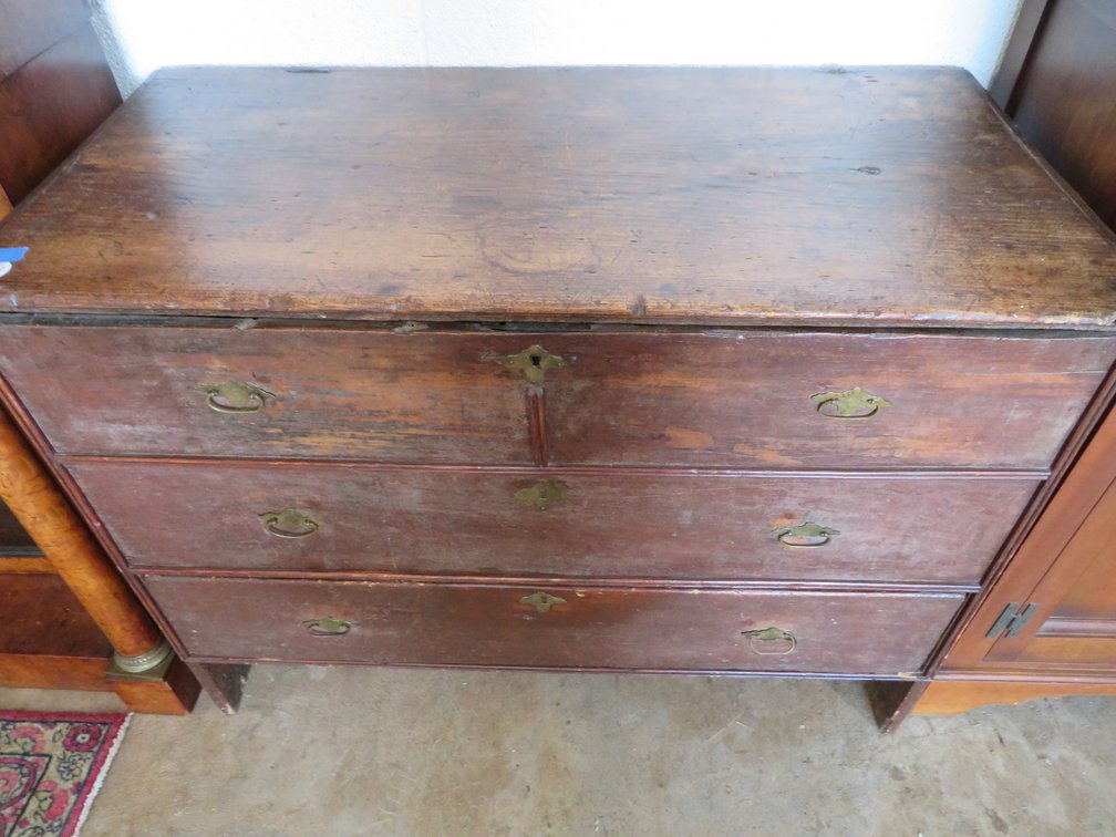 Image for Mid-Week Antique and Collectible Sale