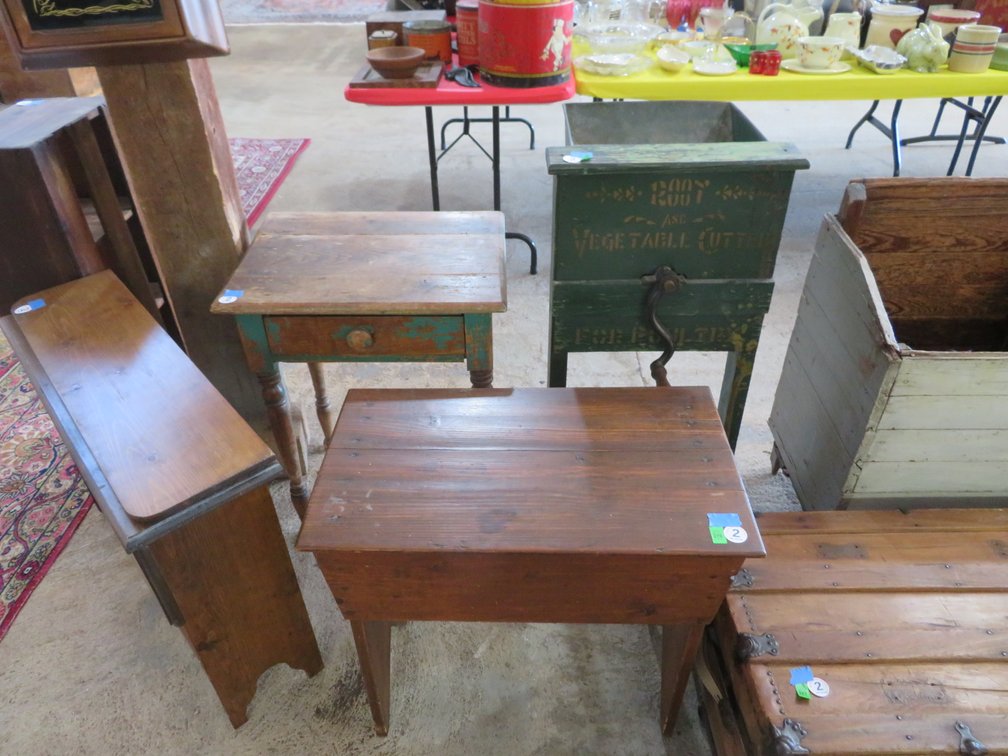 Image for Mid-Week Antique and Collectible Sale