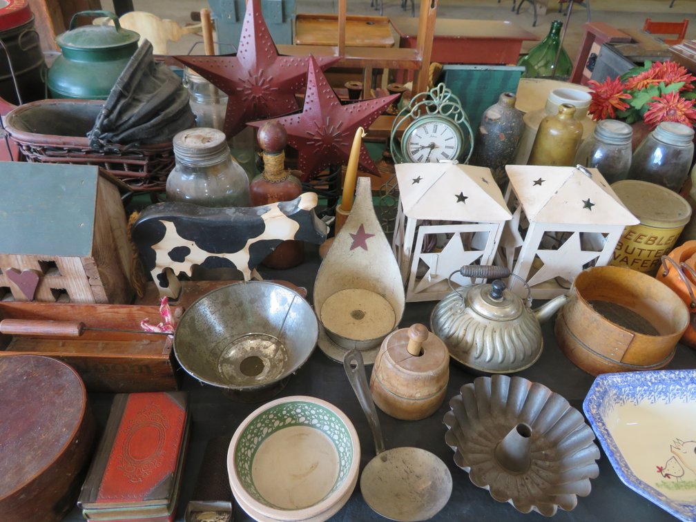Image for Mid-Week Antique and Collectible Sale