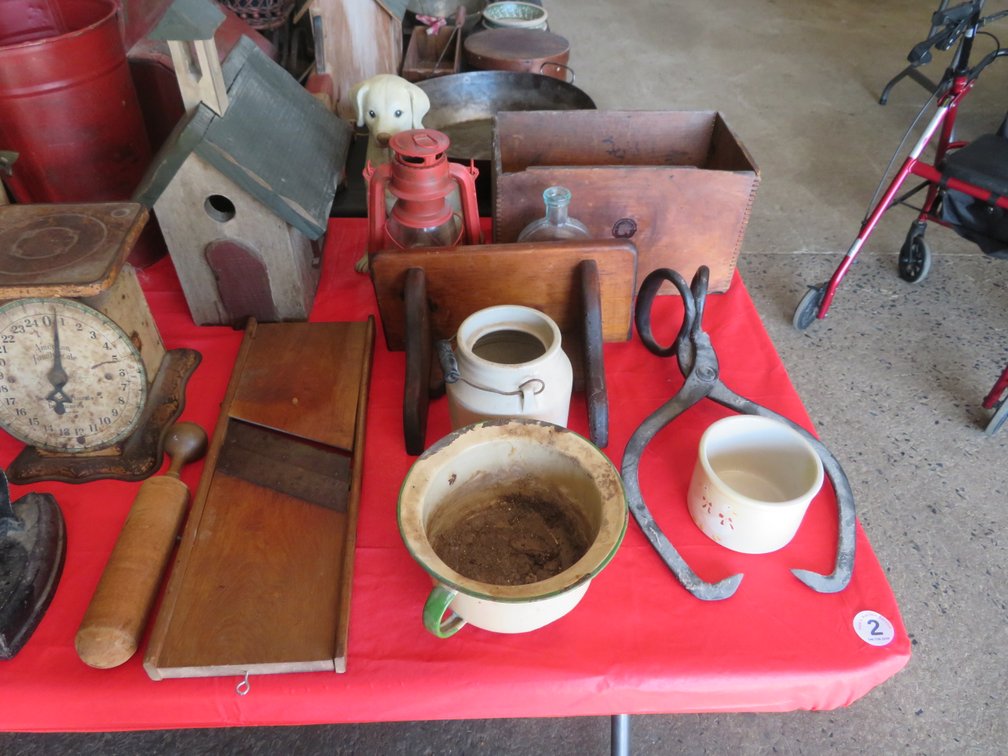 Image for Mid-Week Antique and Collectible Sale