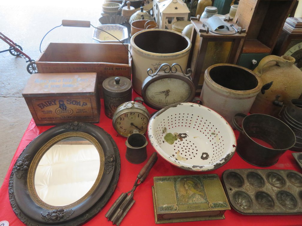 Image for Mid-Week Antique and Collectible Sale