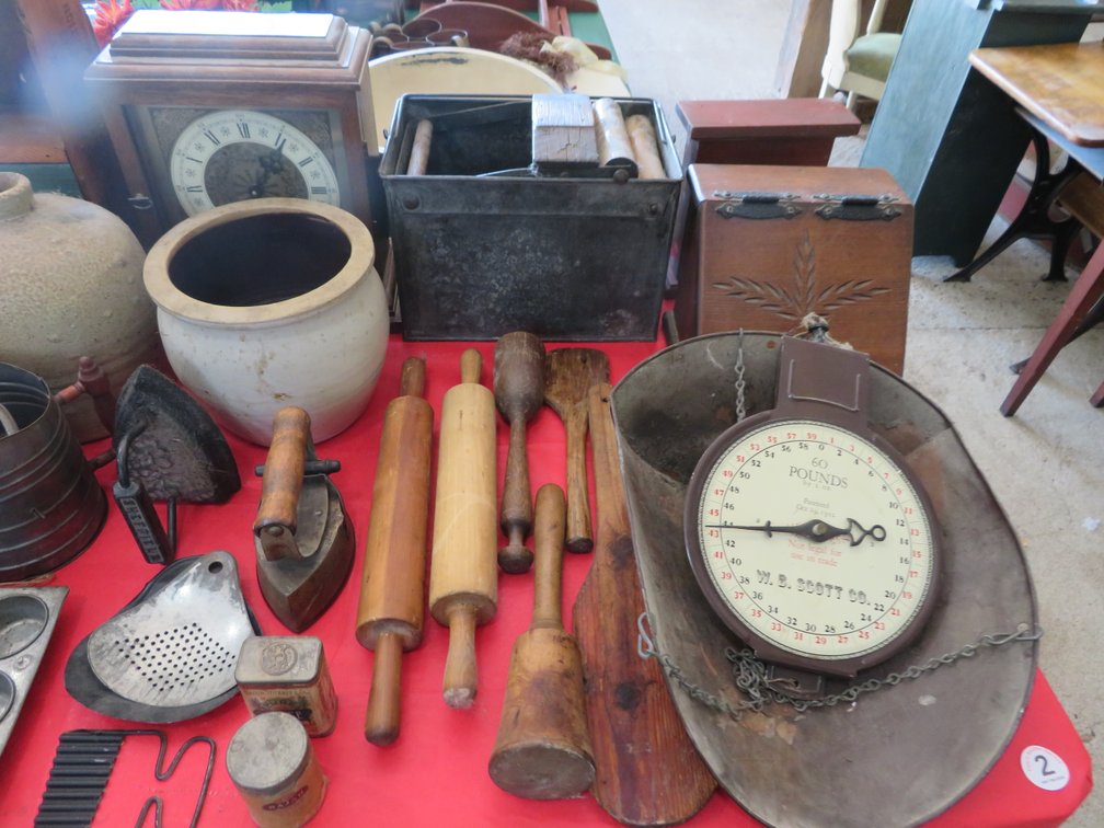 Image for Mid-Week Antique and Collectible Sale
