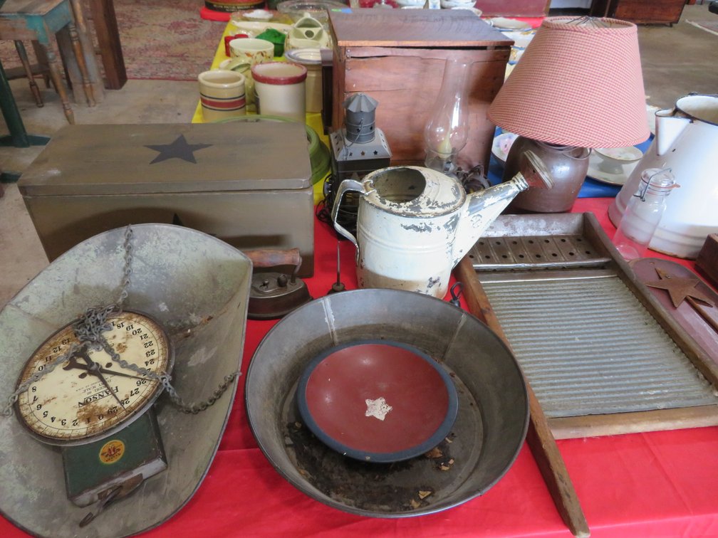 Image for Mid-Week Antique and Collectible Sale