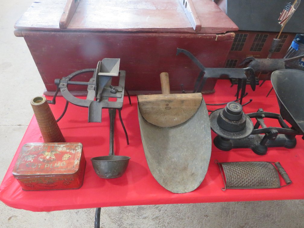 Image for Mid-Week Antique and Collectible Sale
